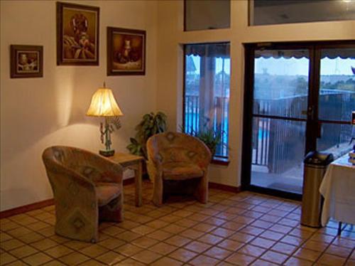 מסקיט Spanish Trails Inn מראה פנימי תמונה