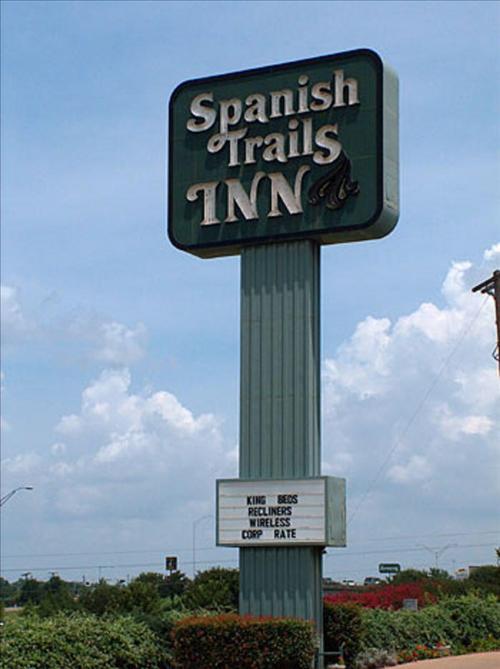 מסקיט Spanish Trails Inn לוגו תמונה